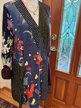 DIANE VON FURSTENBERG SILK DRESS KIMONO STYLED MINI LENGTH SIZE MEDIUM BNWT